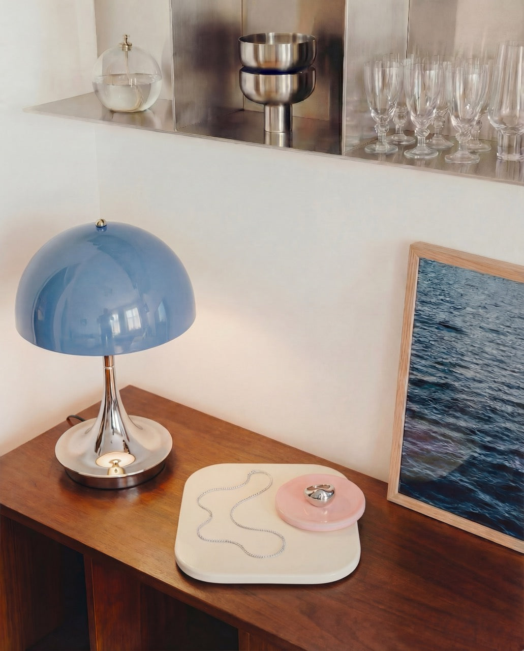 Auf dem Tisch und darüber hinaus: Funktionale Farbakzente