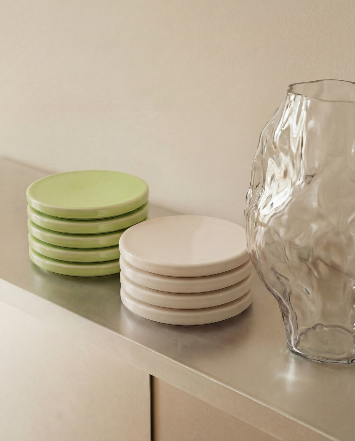 Auf dem Tisch und darüber hinaus: Funktionale Farbakzente